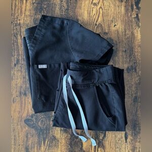 Figs BLACK Scrub Set